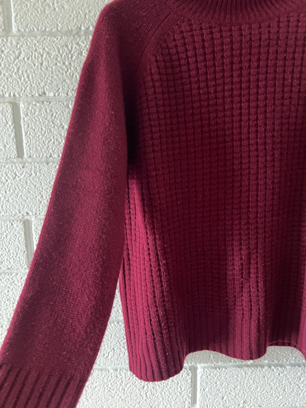 Nili Lotan Houston Cashmere Waffle Turtleneck Sweater Burgundy M - Picture 3 of 9